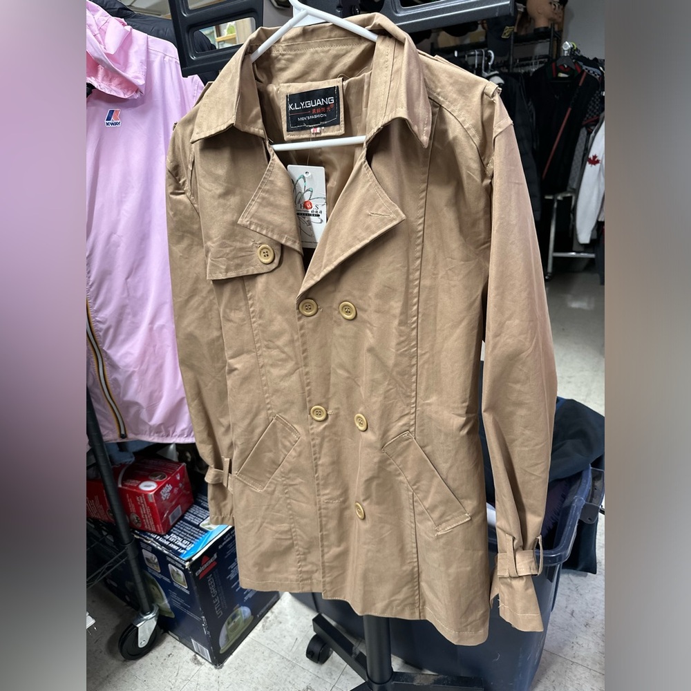 Men’s Jacket - Picture 2 of 4